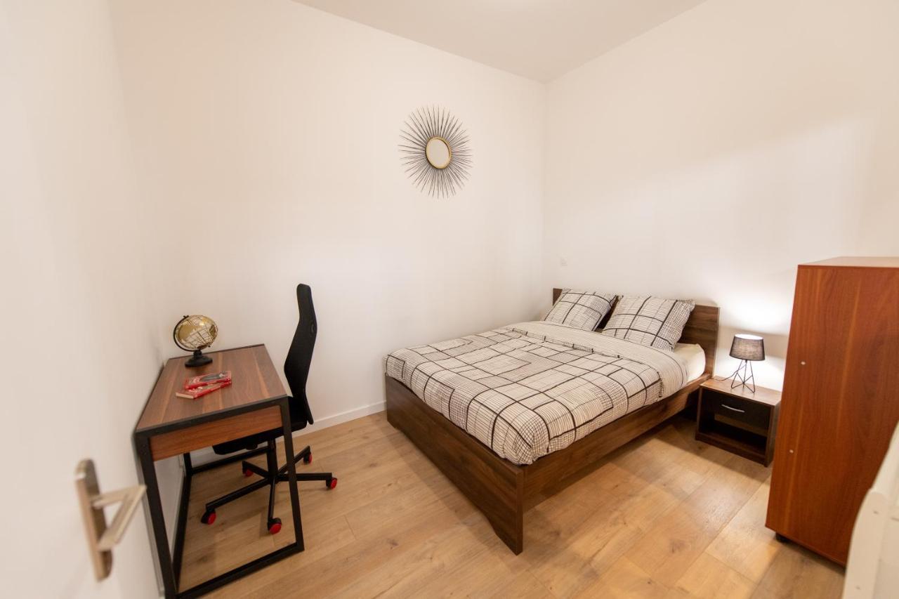 Kasa Loft Centre 2 - Wifi Et Tv - Confortable Et Stationnement Gratuit A Proximite Сент Етиен Екстериор снимка